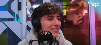 Simón Trujillo demuestra que es calle y defiende las letras de sus  canciones