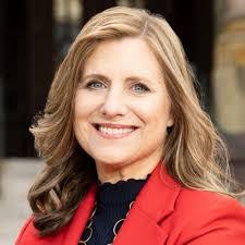 Elizabeth Uva's Instagram, Twitter & Facebook