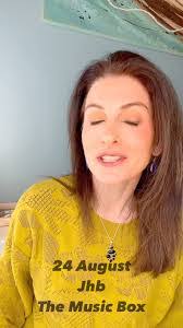 Lisa Straker's Instagram, Twitter & Facebook