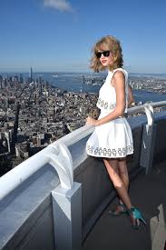 Taylor Swift Checked Out The Nyc View On Monday Can T Miss Celebrity Pics Taylor Swift Style Taylor Swift Taylor