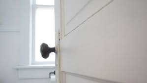 Doa masuk rumah kali ini fokus pada bacaan doa untuk rumah yang memang berpenghuni atau di tempati, misalnya masuk ke rumah sendiri setelah pergi dari luar, masuk ke rumah tetangga bertamu, masuk ke rumah saudara ketiak. Kelompok Doa Masuk Dan Keluar Majalah Eksekutif Eksekutif Com