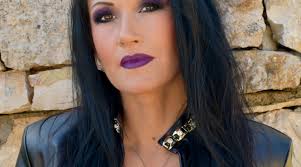 Nach “What a Night” folgt “Burnout”