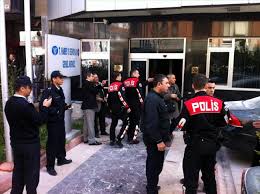 Ankara ile ilgili en son ve en güncel haber ankara, türkiye cumhuriyeti'nin başkenti, ankara ilinin merkezi, türkiye'nin en kalabalık ikinci ve. Armed Attack On Headquarters Of Haber Is Labor Union In Ankara