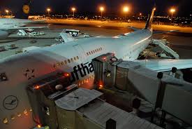 After introducing the 707 in october 1958, pan am wanted a jet 2½ times its size, to reduce its seat cost by 30% to democratize air travel. Lufthansa Boeing 747 400 At Denver And Frankfurt On Oct 18th 2017 And Oct 19th 2017 Fumes On Board Passengers And Cabin Crew Unwell Aeroinside