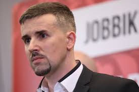 Ezután ironikusan tanácsot kért orbán viktortól arra, hogy milyen szavakért jár majd büntetés. Jakab Peter Nem Mert Bemenni A Parlament Mai Ulesere