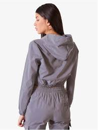 For artists who identify with the feminine or who live in the margins of a full femme x @g101ottawa collaboration is in the works! Project X Paris Damen Ubergangsjacke Short In Grau 745687