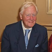 Baronnet anglais recherche épouse de toute urgence (avec exigences très  particulières)