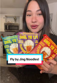 Putting 25 pieces of Tinsel in my hair!! Is it worth? (+tutorial) #tin...