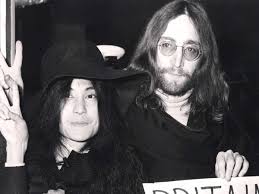 Джон уи́нстон о́но ле́ннон (англ. John Lennon Returns His Mbe In Protest At British Foreign Affairs Archive 1969 John Lennon The Guardian