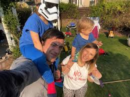 In preajma craciunului, adela popescu isi anunta emotionata fanii ca este insarcinata. Adela Popescu Este InsÄƒrcinatÄƒ Pentru A Treia OarÄƒ A Dat Vestea In Direct La Tv