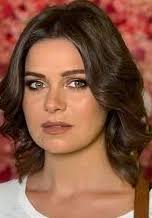 بدأت يسرا حياتها الفنية في فترة السبعينيات من خلال مشاركتها في فيلم ألف بوسة وبوسة وفيلم فتاةٌ تبحث عن الحب عام 1977، ليتبعه عام 1978 فيلم ابتسامةٌ واحدةٌ تكفي وشبابٌ يرقص فوق النار وقصرٌ في الهواء و. ÙØ³Ø±Ø§ Ø§ÙÙÙØ²Ù ÙÙÙÙØ¨ÙØ¯ÙØ§ Ø§ÙØ³ÙØ±Ø© Ø§ÙØ°Ø§ØªÙØ© Ø§ÙØ¨Ø³ÙØ· Ø¯ÙØª ÙÙÙ