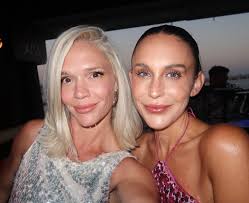 Jacqui Karls (@jacquithealien) • Instagram photos and videos