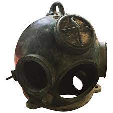 German Hagenuk Deep Sea Diving Helmet Circa 1920s In 2021 Deep Sea Diving Helmet Diving Helmet Deep Sea Diving