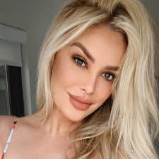 Brittany May's Instagram, Twitter & Facebook