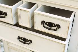 Shabby chic kommode in braun bunt 5 schubladen. Shabby Chic Selber Machen Mit Kreidefarbe 7roomz