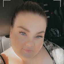 Danielle Alderson's Instagram, Twitter & Facebook