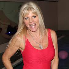 Kim Holland: Koningin NL porno en oprichter | Meiden van Holland