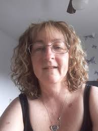 I'm looking for some advice I have naturally curly hair and I have  previously dyed it purple and then red , it has also been straighter for  around a year I haven't