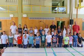Sie feiert jetzt nach bedeutsamen pädagogischen veränderungen und umfangreichen baulichen. Wir Heissen Die Neuen 5 Klassen Herzlich Willkommen Jakob Mankel Schule