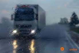 Vragen over werking maatregelen tegen wateroverlast in beek. Transport Online Code Oranje Vanwege Onweer En Hevige Regenval In Limburg Video S