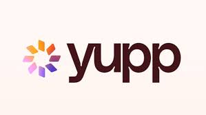 Interface do Yupp.ai exibindo a comparação lado a lado de respostas de diferentes modelos de inteligência artificial, como ChatGPT, Claude e Gemini.