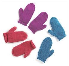 I've made a pile of these, strung them on garlands, alternated with matching little mittens… So Simple Mittens You Can Knit Better Homes Gardens