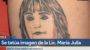 Aficionado se tatúa a María Julia Lafuente