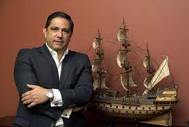 21 elementos internos, dos quais 16 são representantes dos professores: Visao Mario Ferreira O Milionario Do Douro De Olho Na Tvi