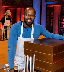 Bei masterchef celebrity treten elf prominente kandidaten an, um sich verschiedenen aufgaben originaltitel: Masterchef Celebrity Sky