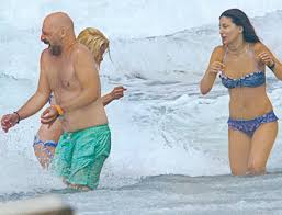 Οι ποζες της με μαγιο pics ζέτα μακρυπούλια: Paixnidia Sto Nero Gia Makrypoylia Moytsina Oikonomakoy Kai Aleyra I Love Style