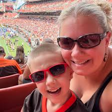 Any organizations in the area that provide pet food/supplies?