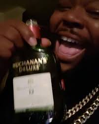 Its fridai bichhh 😂