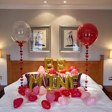 Saint Valentin Les 7 Lieux A Decorer Absolument Valentines Bedroom Valentine Bedroom Decor Valentines Balloons