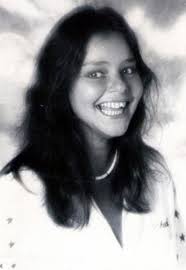 Angela maria diniz gonsalves, mais conhecida como angela ro ro (rio de janeiro, 5 de dezembro de 1949) é uma cantora, compositora e pianista brasileira.angela ro ro, foi considerada pela revista rolling stone, a trigésima terceira maior voz da música brasileira. Angela Ro Ro Escandalo 1981