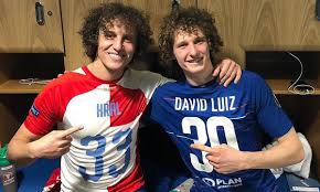 David luiz moreira marinho is a brazilian professional footballer who last played for premier league club arsenal and the brazil national te. Wyn At The Bridge On Twitter The Czech Republic S David Luiz Lookalike Alex Kral Has Actually Played Against David Luiz Before It Was In Chelsea S Europa League Run A Couple Seasons Back