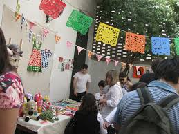 Download Easy Crafts To Make Or Sew And Sell At A Crafts Fair Or Bazaar Feltmagnet Crafts Yellowimages Mockups