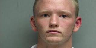 Traffic stop nets weapon, other charges for Pineville man