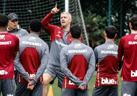 Quem está fora? Veja desfalques e pendurados do São Paulo em decisão contra o Bragantino