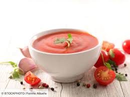 Tous En Cuisine La Recette De La Soupe De Tomates Et Vermicelles De Cyril Lignac En 2020 Soupe Tomate Cuisine Recette
