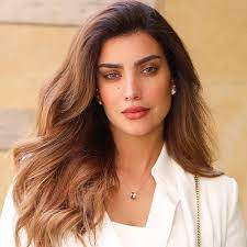 Bashayer Alshaibani Ladyrain Kuwaiti Women Kuwaiti Girls Arab Women Middle Eastern Women Long H Beautiful Arab Women Olive Skin Blonde Hair Arabian Women