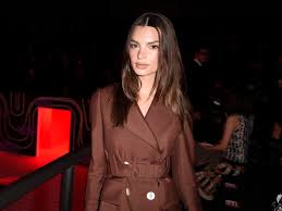 Emily ratajkowski is an american model and actress. Emily Ratajkowski Selling Nft To Buy Back Her Own Image Pow Showbiz