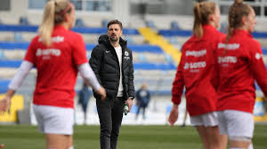 Das land und seine einwanderer. 4emdnm0xy8hslm