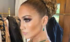 Coleção de ✨ • última atualização há 2 dias. Jennifer Lopez Rocks A Timeless Braided Bun At The 2020 Golden Globes