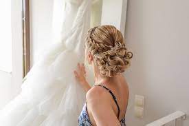 Well, it also happens to be one of the best choices for mother of the bride hairstyles for medium length hair. Stunning Wedding Hairstyles For Medium Length Hair More