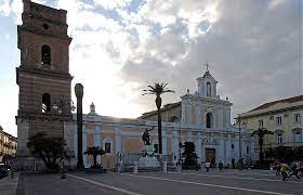 La basilica che troviamo in questa città fu un ad imitazione di quella di roma. Reggia Di Caserta Ed Anfiteatro Campano Basilica Di Santa Maria Maggiore Santa Maria Capua Vetere Flavio S Gallery