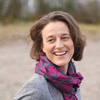 300+ "Éva Dr." profiles