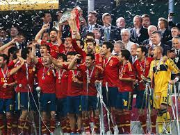 England oder frankreich würden beim erreichen des viertelfinales auf spanien treffen. Spanien Feiert 4 0 Sieg Im Em Finale Gegen Italien Der Spiegel