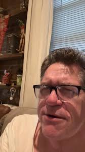 Beställ en personlig video från Delaney Williams