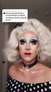 Jesse Hadley's Instagram, Twitter & Facebook