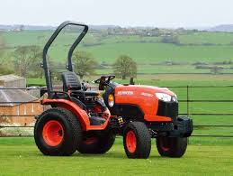 These decks are built by kubota and are designed to be easily mounted and dismounted. Kubota B2261 Tractor Garden Machinery Direct Co Uk
